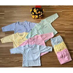 Bộ quần áo sơ sinh cài khuy lệch